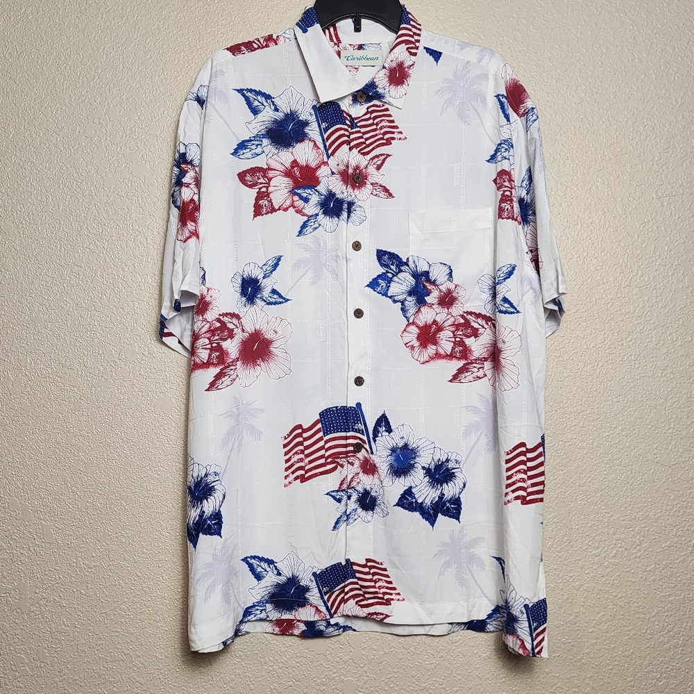 Caribbean Roundtree and Yorke Men's Patriotic Tropical Button-Front Shirt